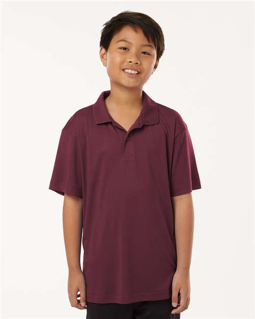 Model Maroon