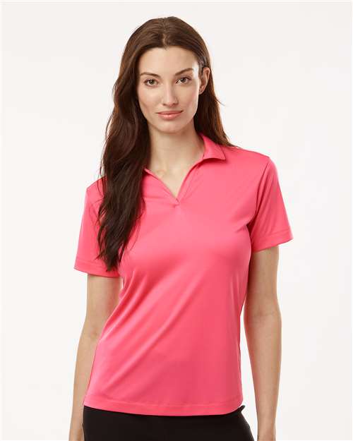 Model Bright Pink