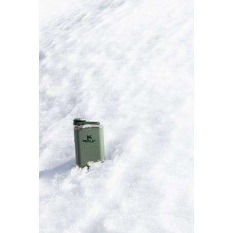 1603-05GN_B_AR_STILL-Green