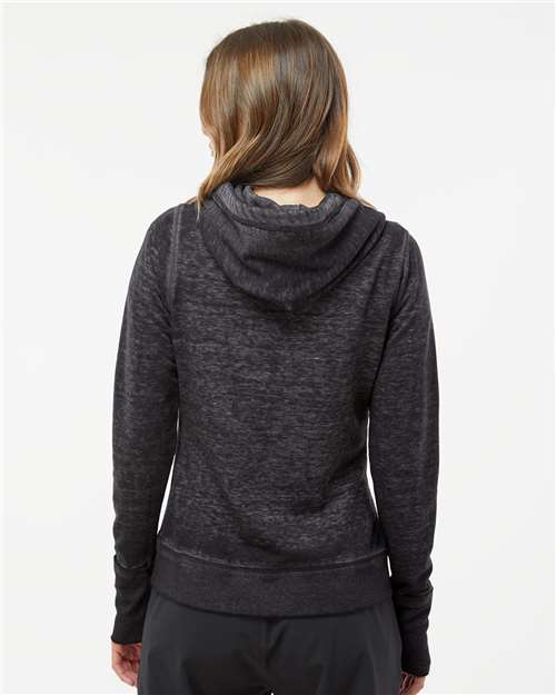 Back Model Twisted Black