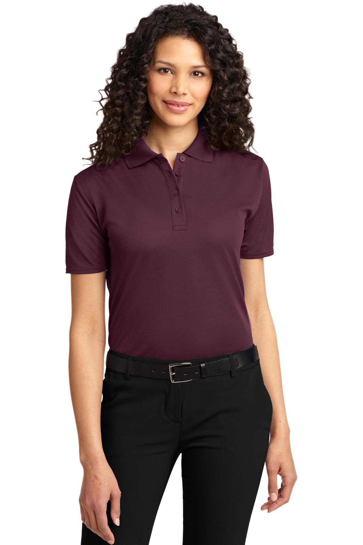 Model Maroon