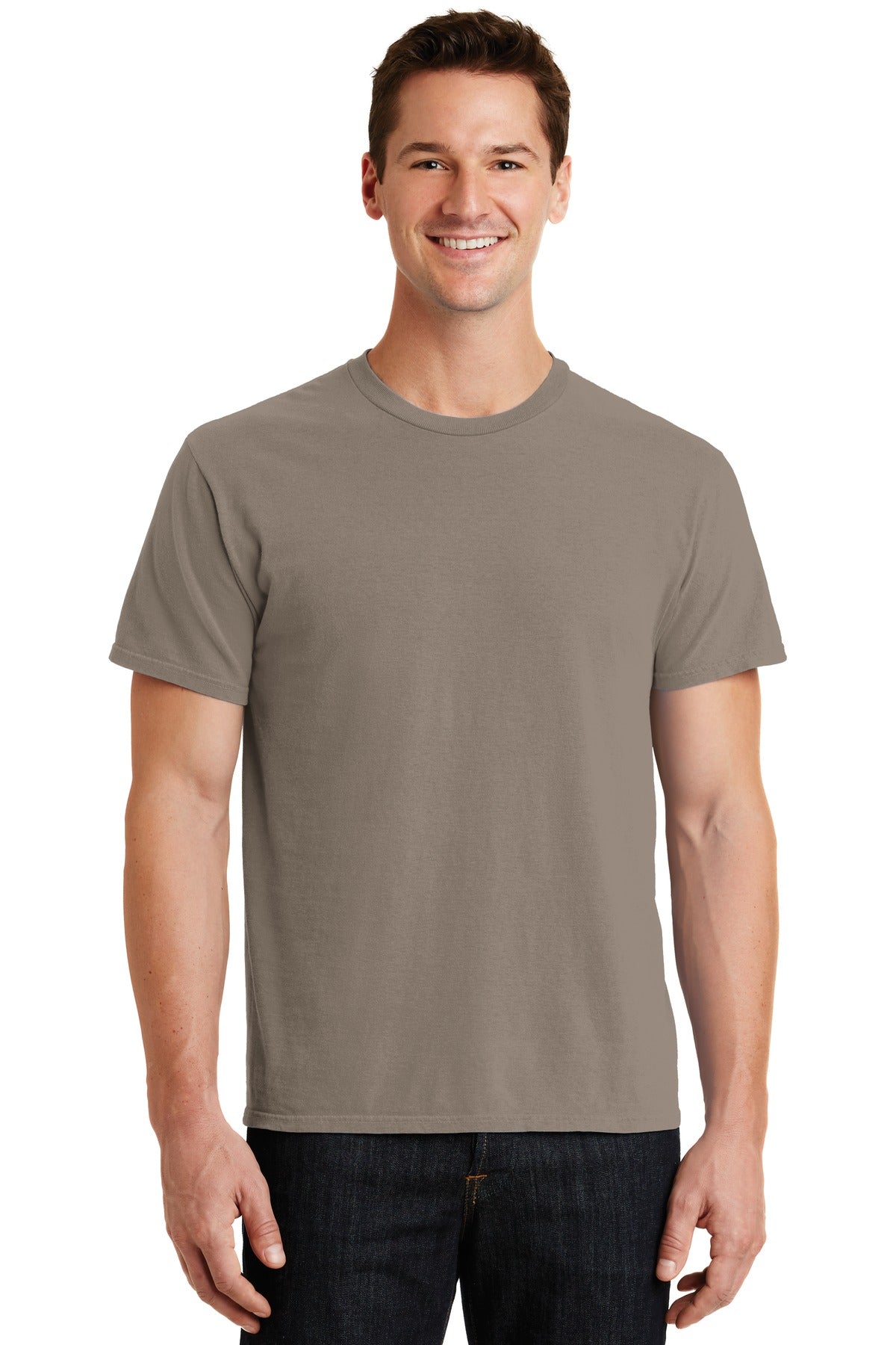 Model Taupe