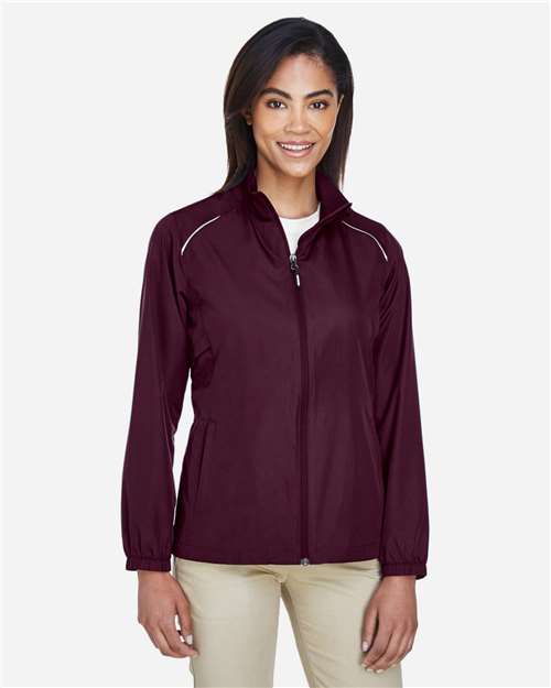 Model Burgundy