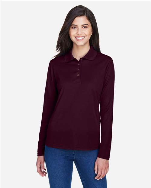 Model Burgundy