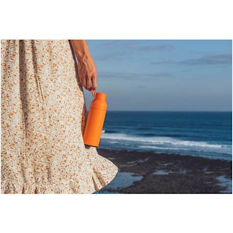 1606-20OR_A_FR_LIFESTYLE1-Orange (OR)