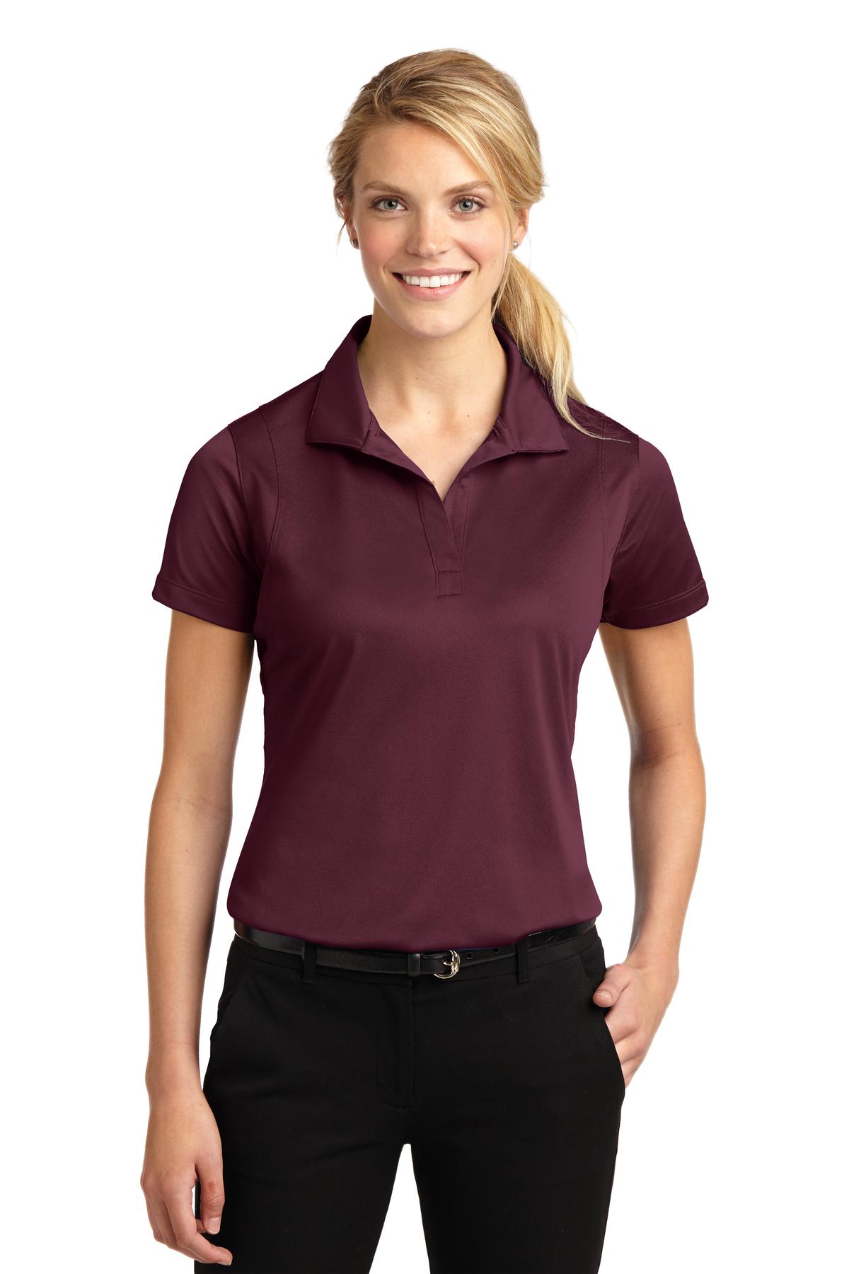 Model Maroon