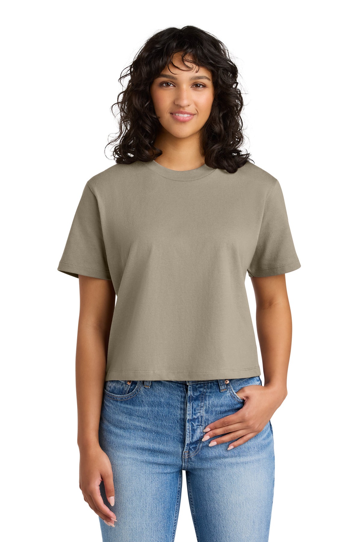Model Tan