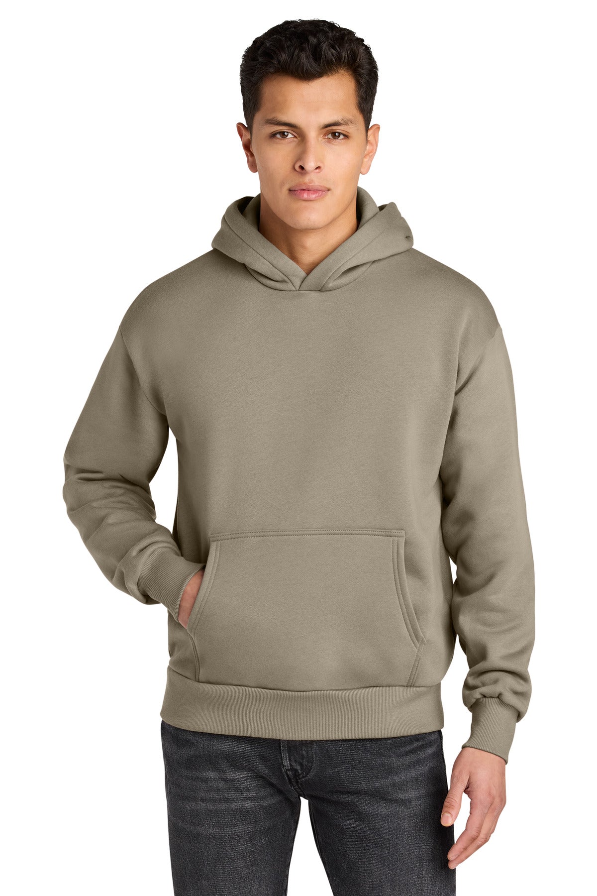 Model Tan