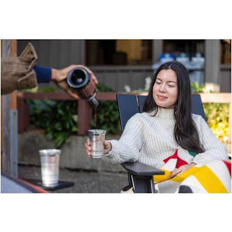 SM-6547GY_A_FR_Lifestyle1-Gray